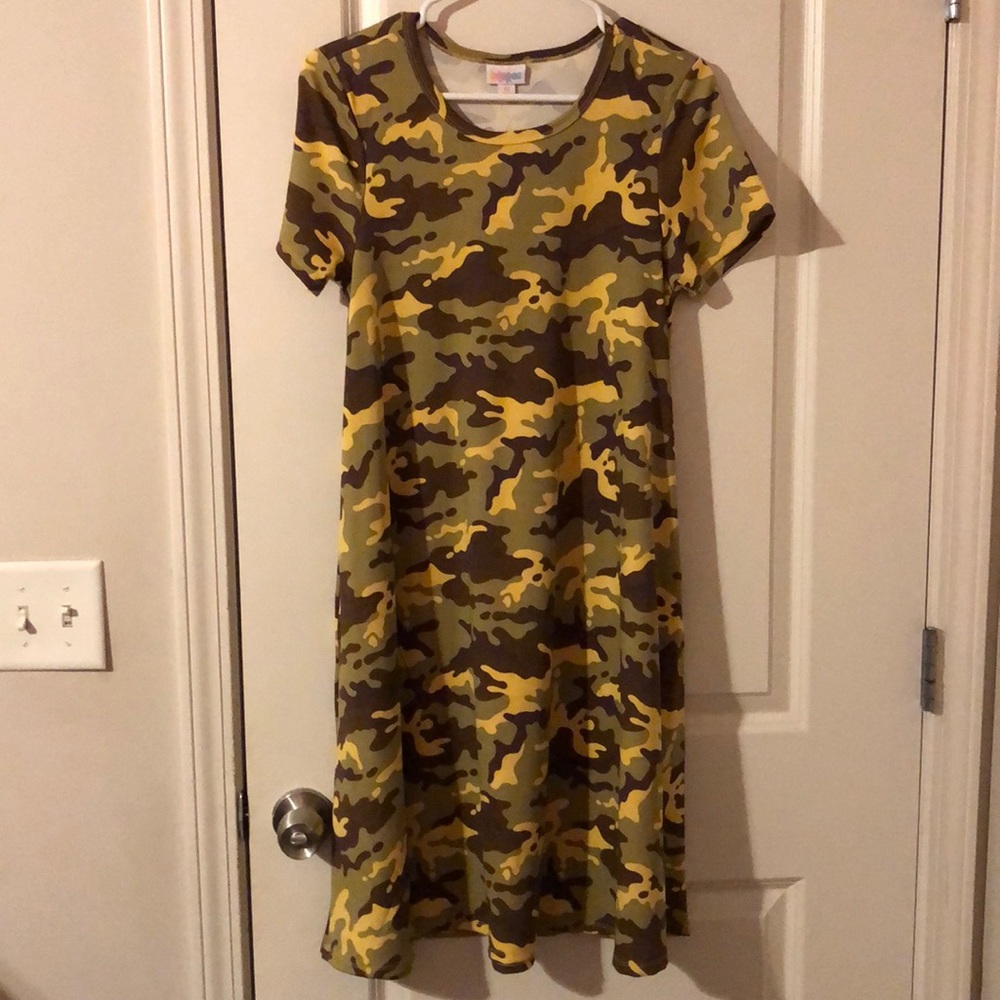 BNWT XS LulaRoe Camo Jessie Dress